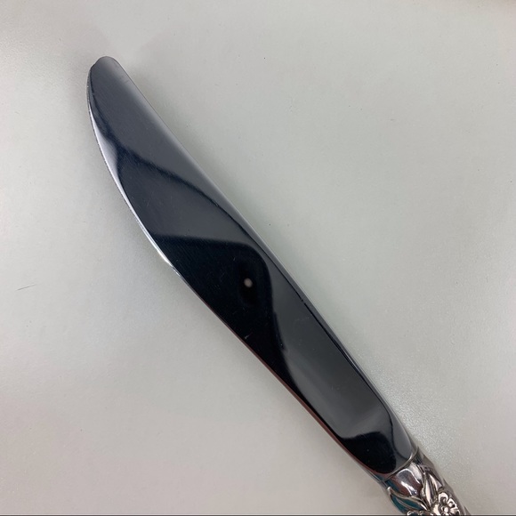 2/$20 1847 Rogers Bros IS 1965 Vintage Silver Plate Garland Pattern Dinner Knife - Picture 2 of 11